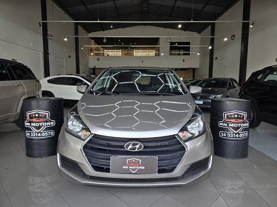 HYUNDAI HB20 1.6 COMFORT PLUS 16V FLEX 4P MANUAL HYUNDAI HB20 1.6 COMFORT PLUS 16V FLEX 4P MANUAL